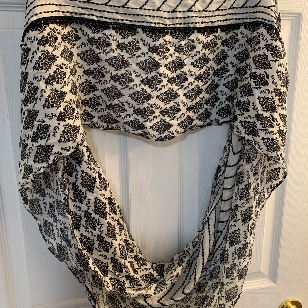 Women’s LOFT infinity scarf - Picture 2 of 14